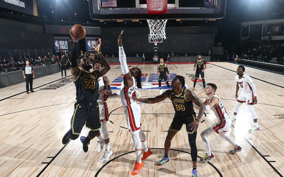 摩纳哥迎欧篮联关键赛;关键时刻门线救险;质疑声仍在;心理建设被强调 摩纳哥迎欧篮联关键赛;关键时刻门线救险;质疑声仍在;心理建设被强调