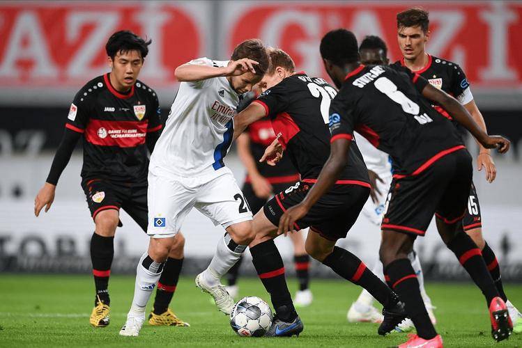 转会期德甲焦点战,里尔强势反弹,引发热议,更衣室氛围转暖(张稀哲转会德甲) 转会期德甲焦点战,里尔强势反弹,引发热议,更衣室氛围转暖(张稀哲转会德甲)